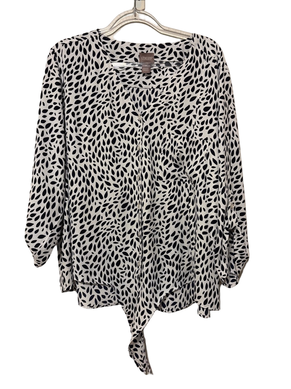 🎼Chico's Black and White Leaf-Print Tie-Front Button-Down size 3 GUC